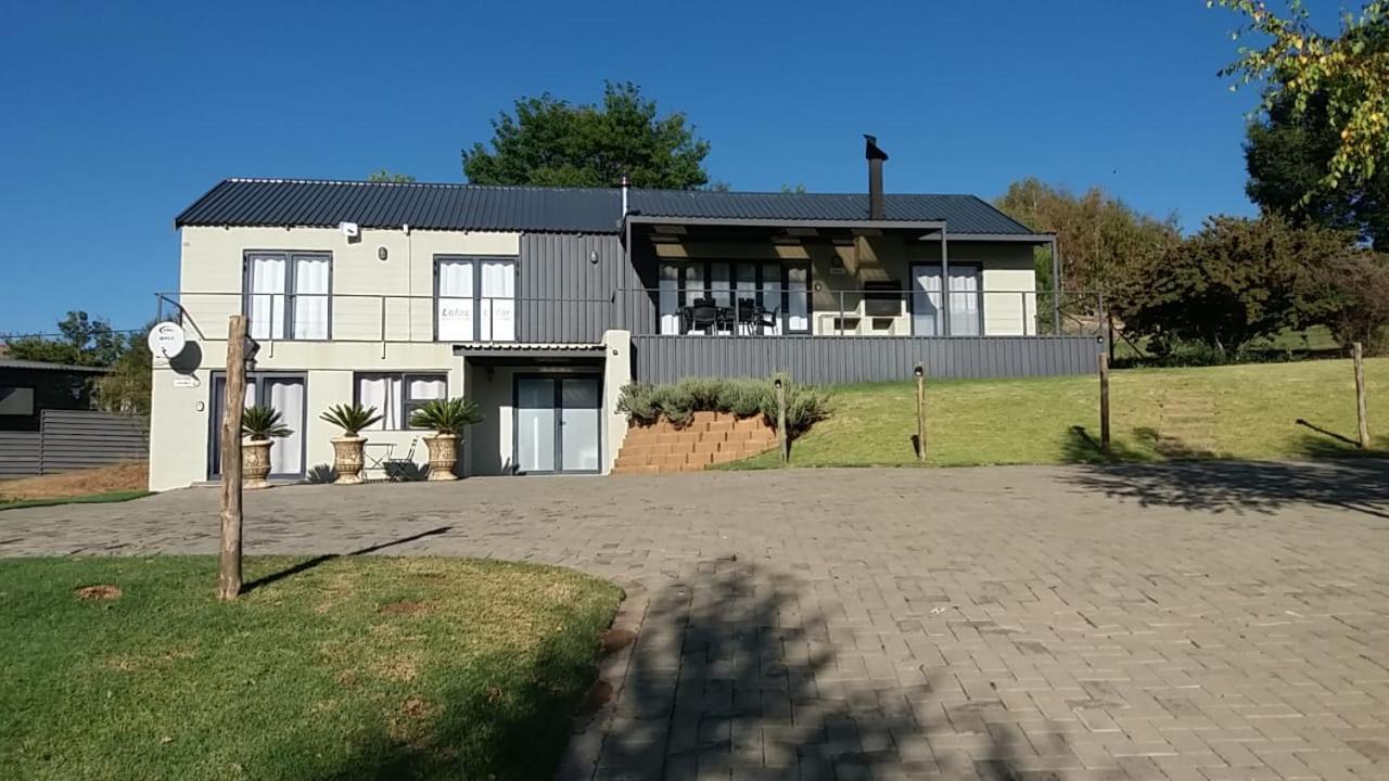 Lola'S Self Catering Accommodation Clarens Bagian luar foto