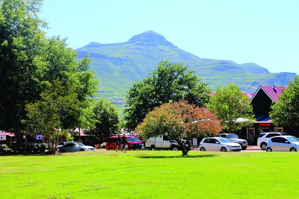 Lola'S Self Catering Accommodation Clarens Bagian luar foto