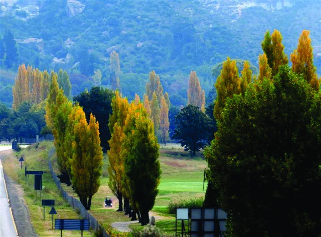 Lola'S Self Catering Accommodation Clarens Bagian luar foto