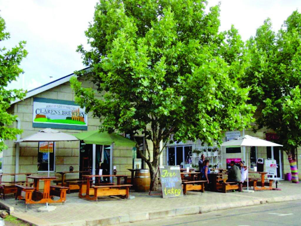Lola'S Self Catering Accommodation Clarens Bagian luar foto