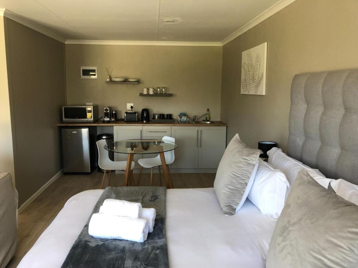 Lola'S Self Catering Accommodation Clarens Bagian luar foto