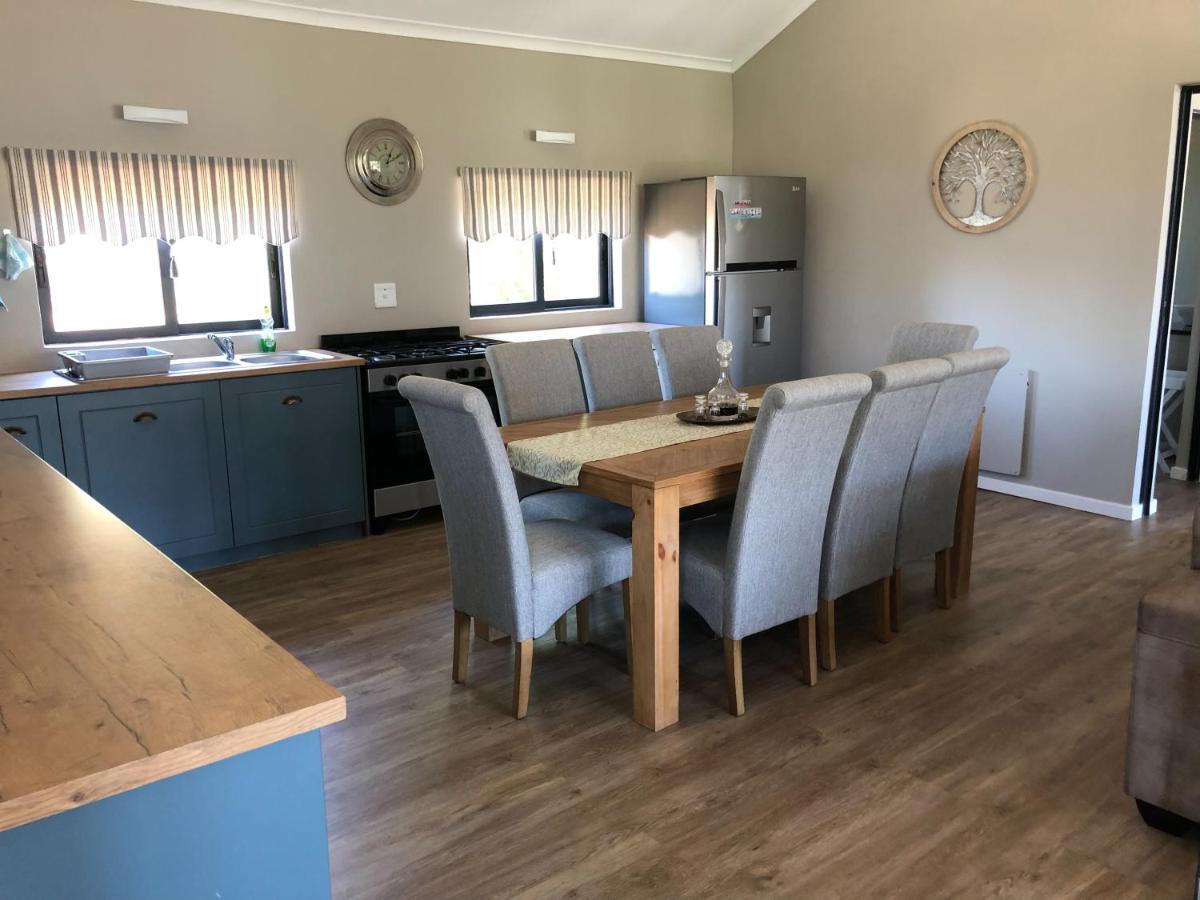Lola'S Self Catering Accommodation Clarens Bagian luar foto