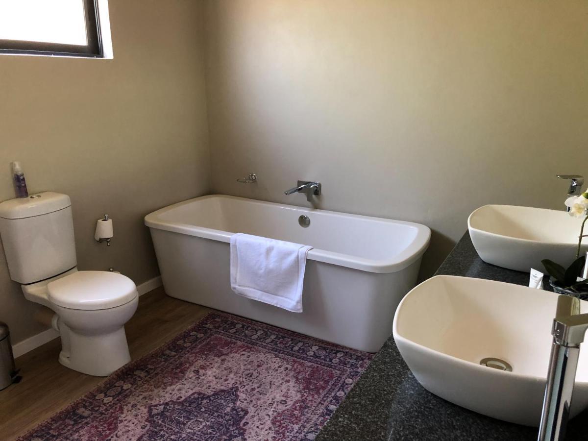 Lola'S Self Catering Accommodation Clarens Bagian luar foto